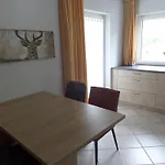 Haus Regenbogen ペルティサウ