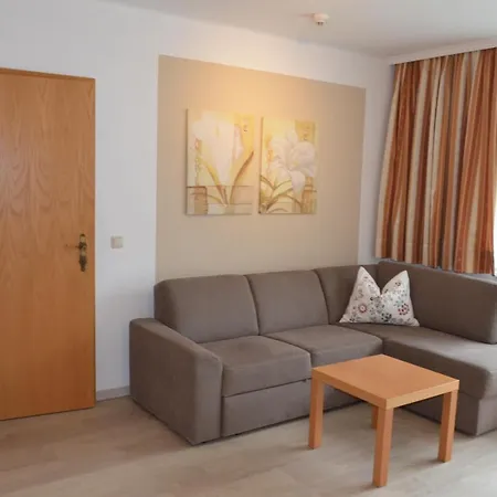 Haus Regenbogen شقة بيرتيساو