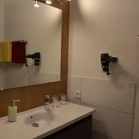 شقة Haus Regenbogen