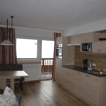 Haus Regenbogen شقة بيرتيساو