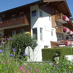 Haus Regenbogen *